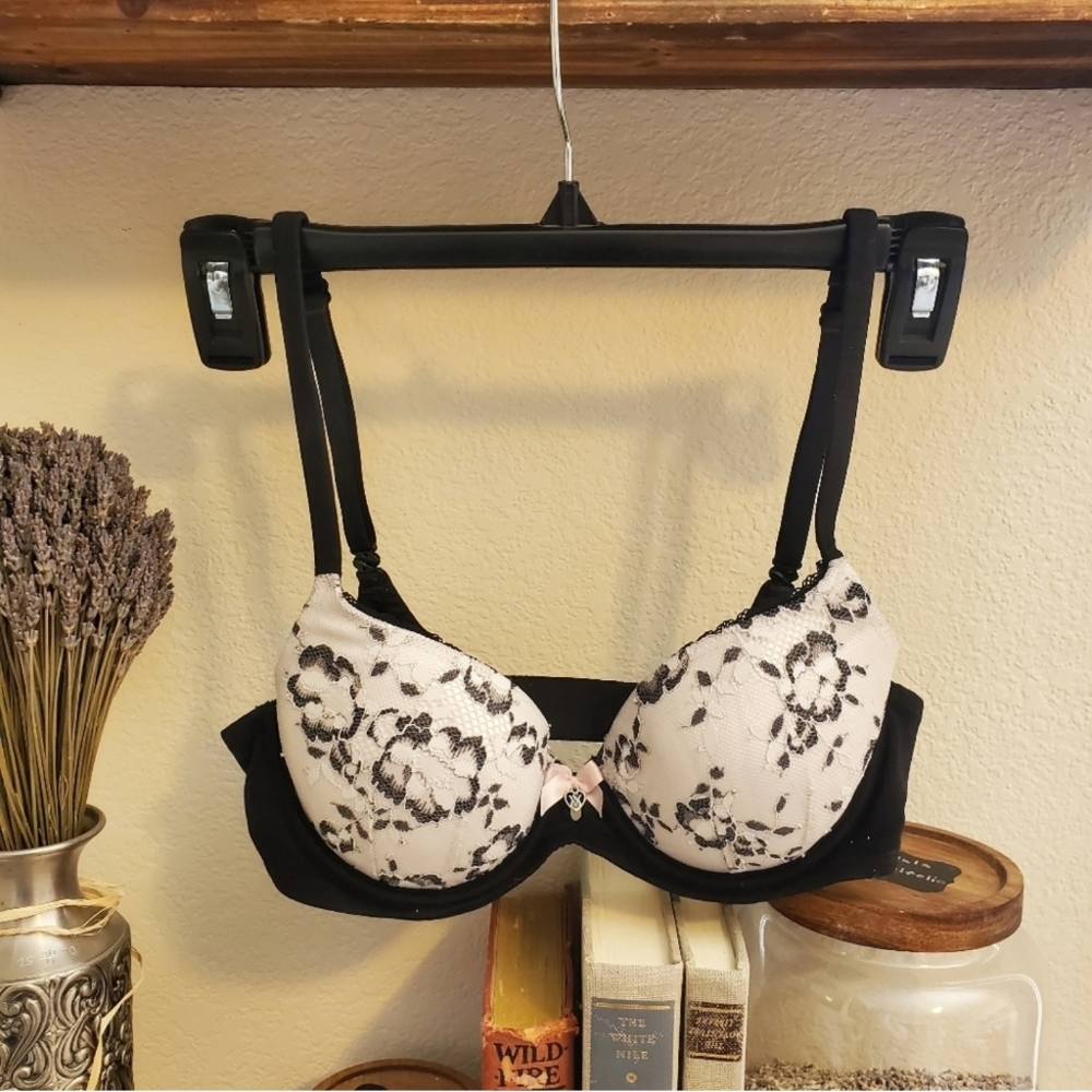 Victoria’s Secret Demi Bra 🌻